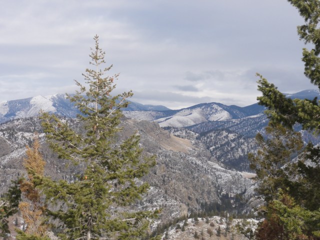 Looking north from the ridge: sunshine is leaving.  